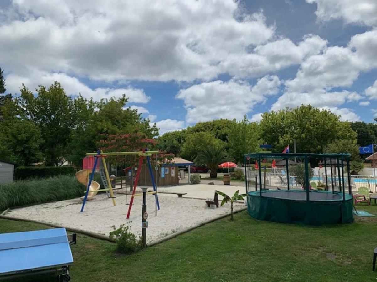 Camping La Chesnays Vendays-Montalivet Exterior foto