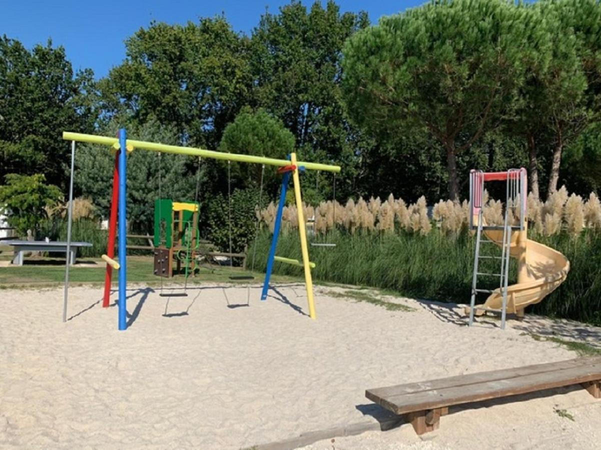 Camping La Chesnays Vendays-Montalivet Exterior foto